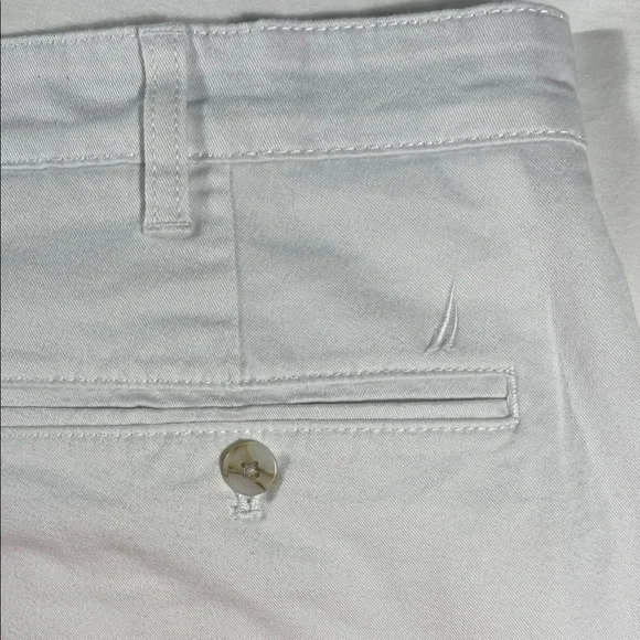 Nautica mens white NauticaFlex Classic flat front 6" chino shorts - size 36 - Picture 6 of 12